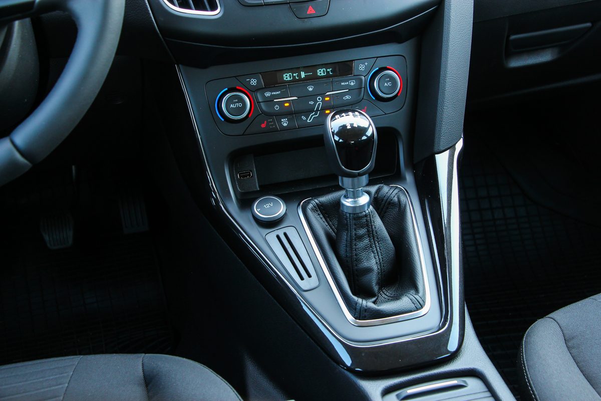 FORD FOCUS