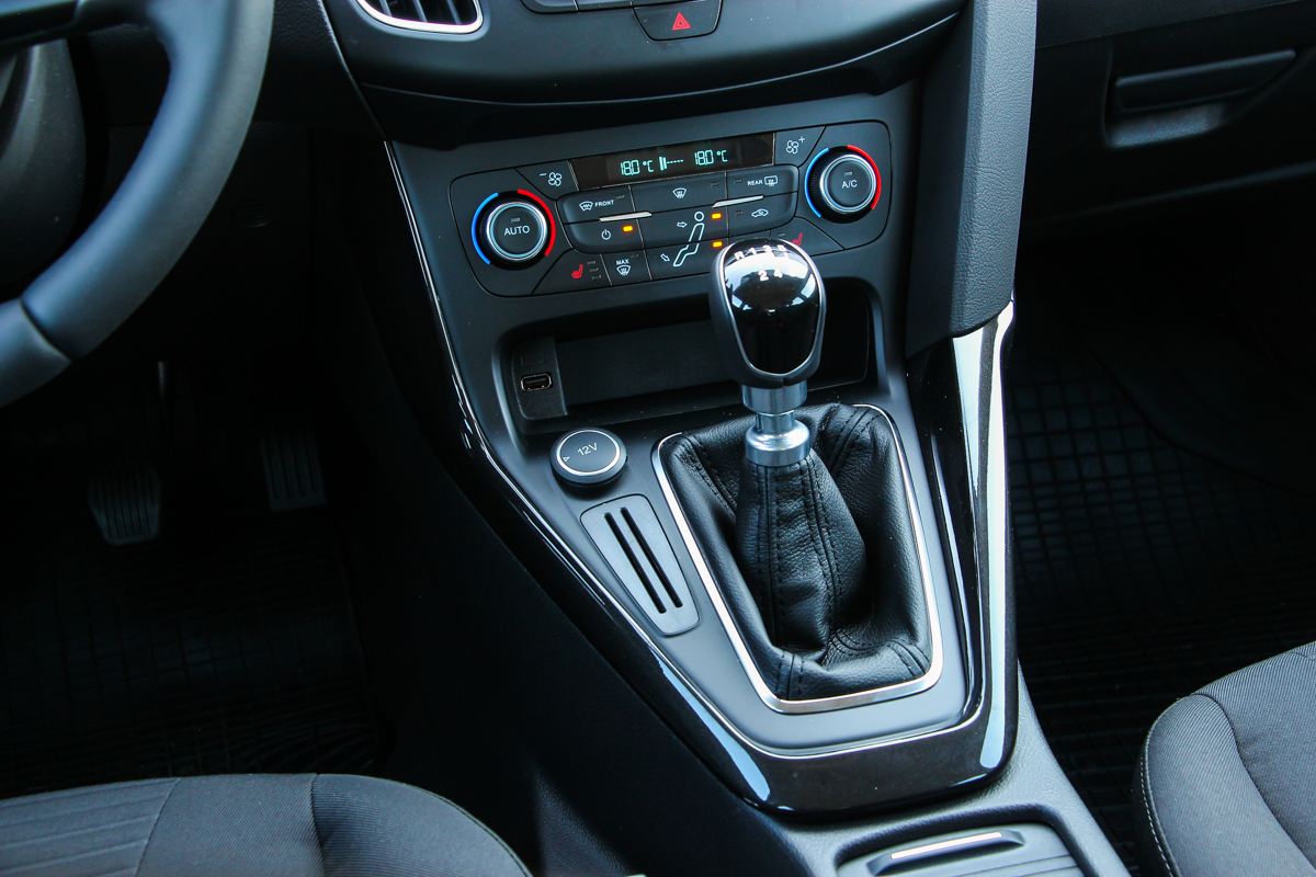 FORD FOCUS