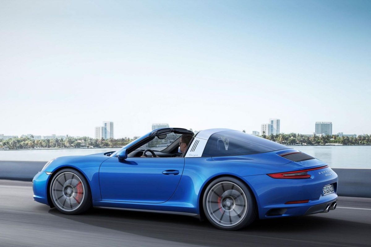 PORSCHE 911