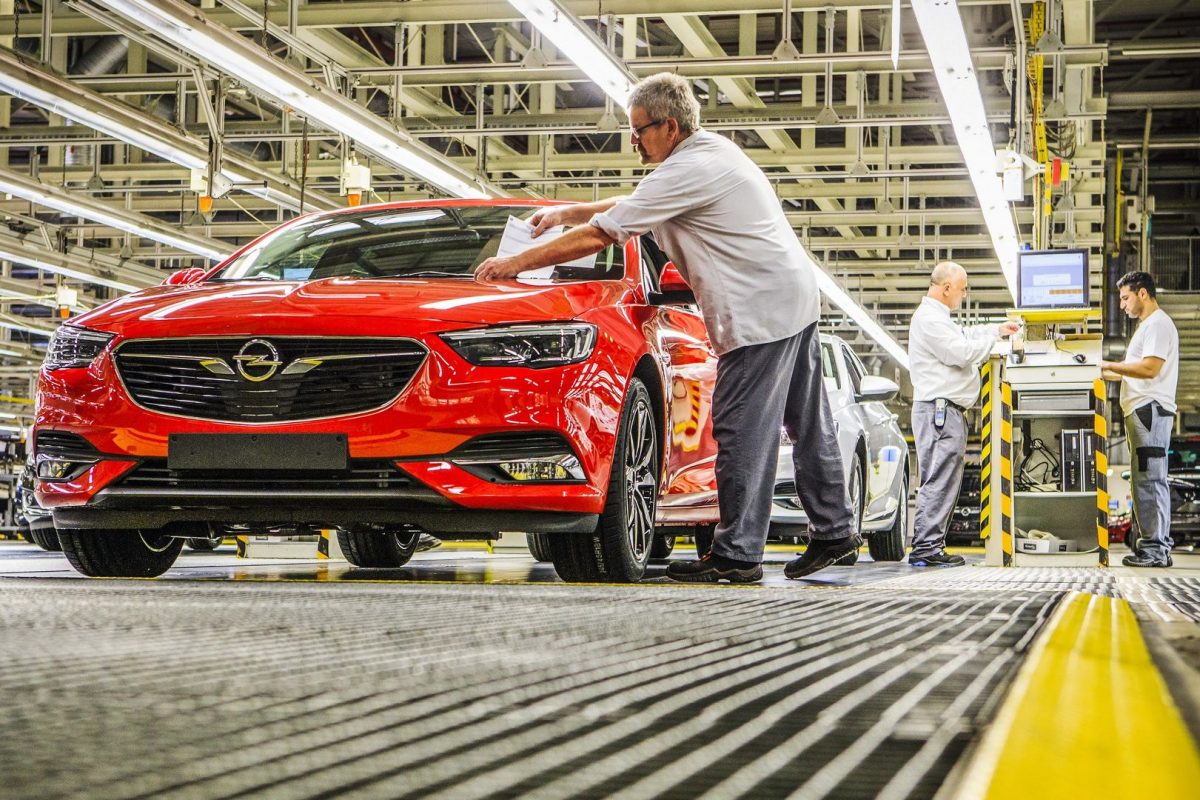 OPEL INSIGNIA