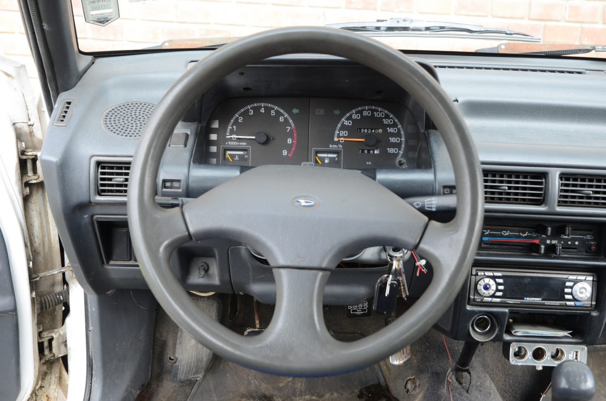DAIHATSU CHARADE