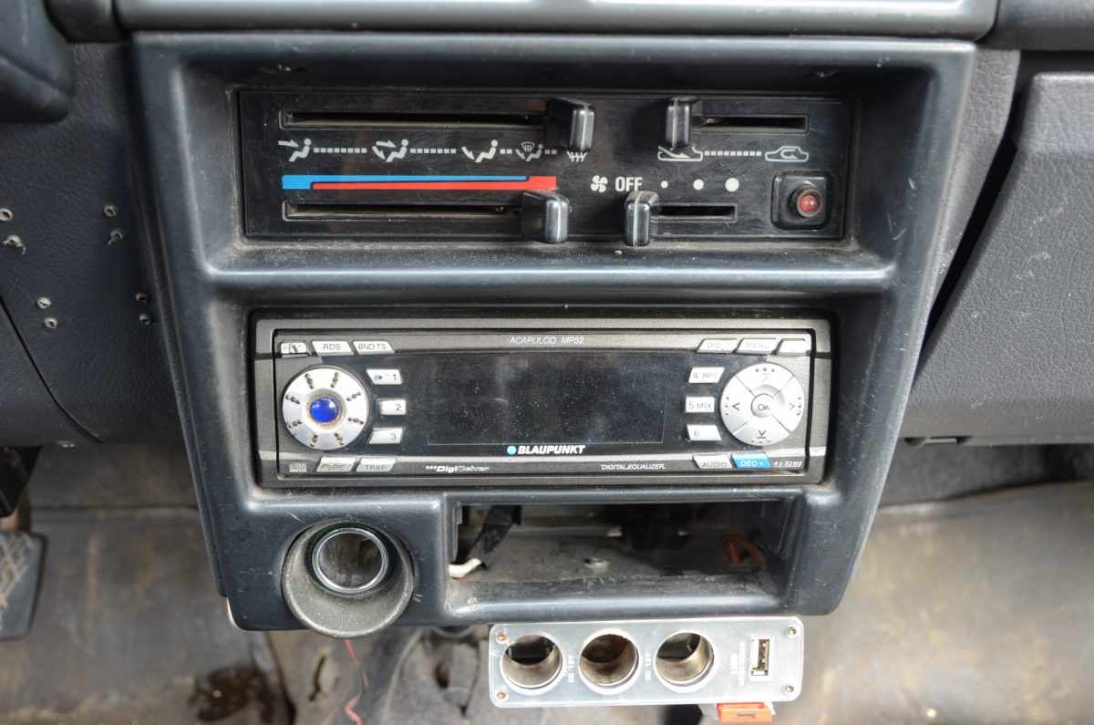 DAIHATSU CHARADE