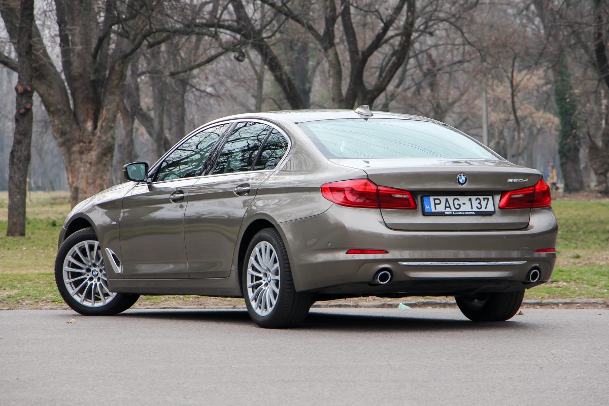BMW 5-ÖS SOROZAT