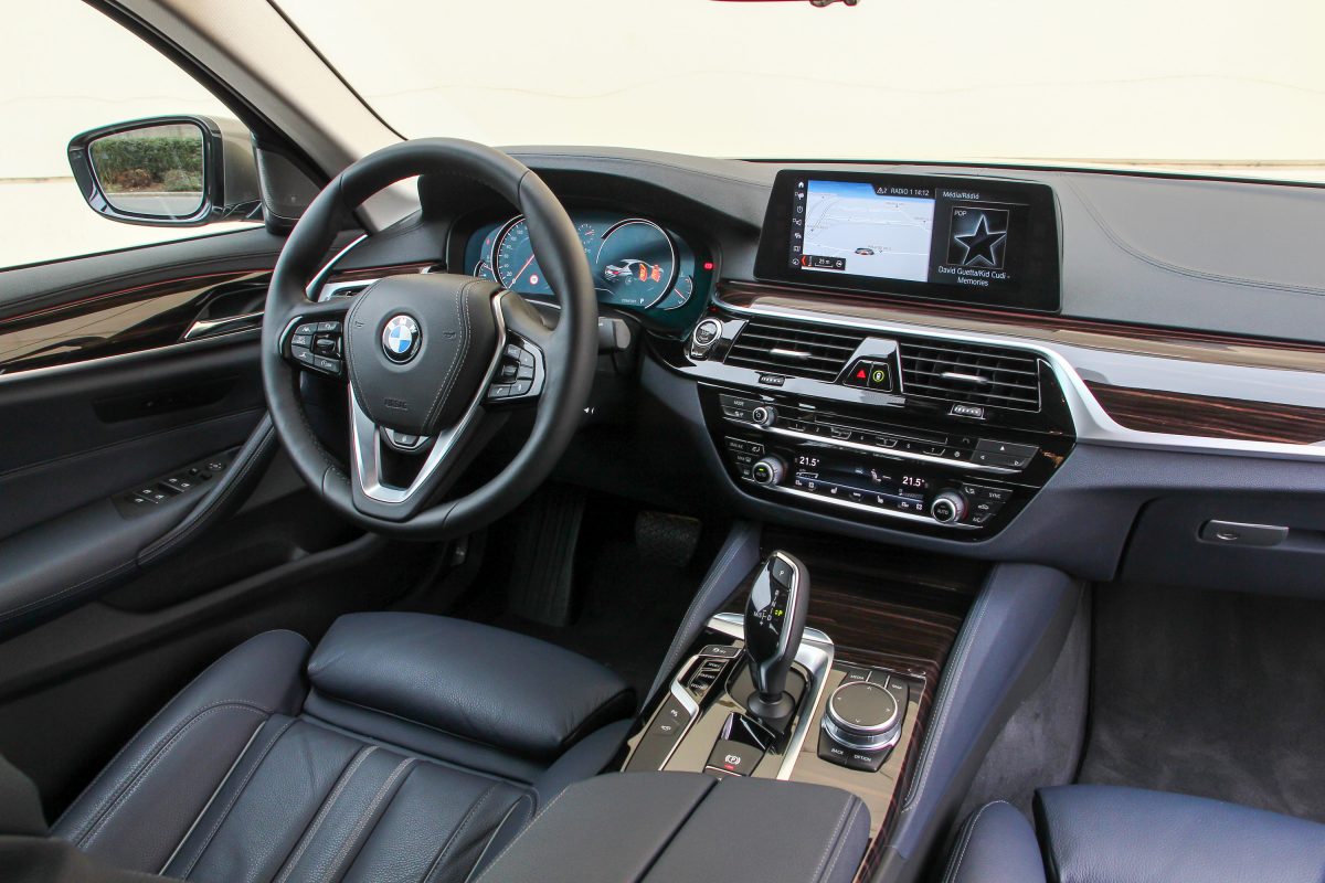 BMW 5-ÖS SOROZAT