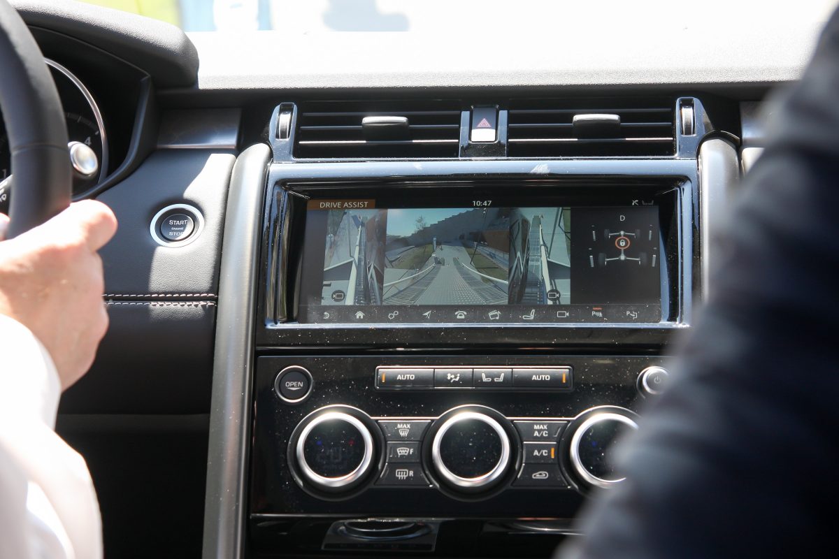LAND ROVER