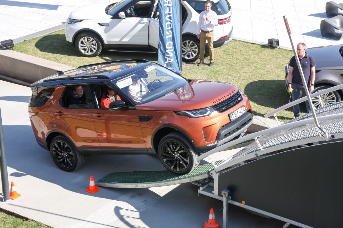 LAND ROVER