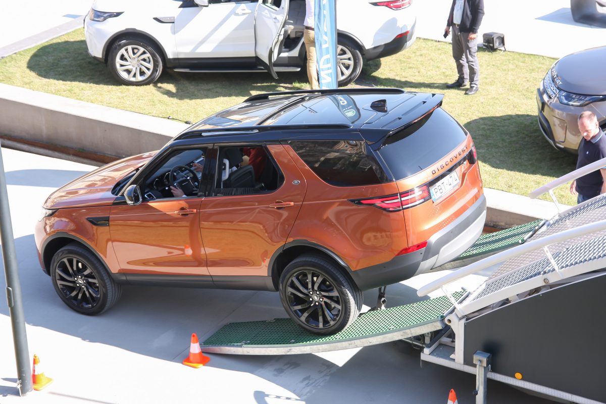 LAND ROVER