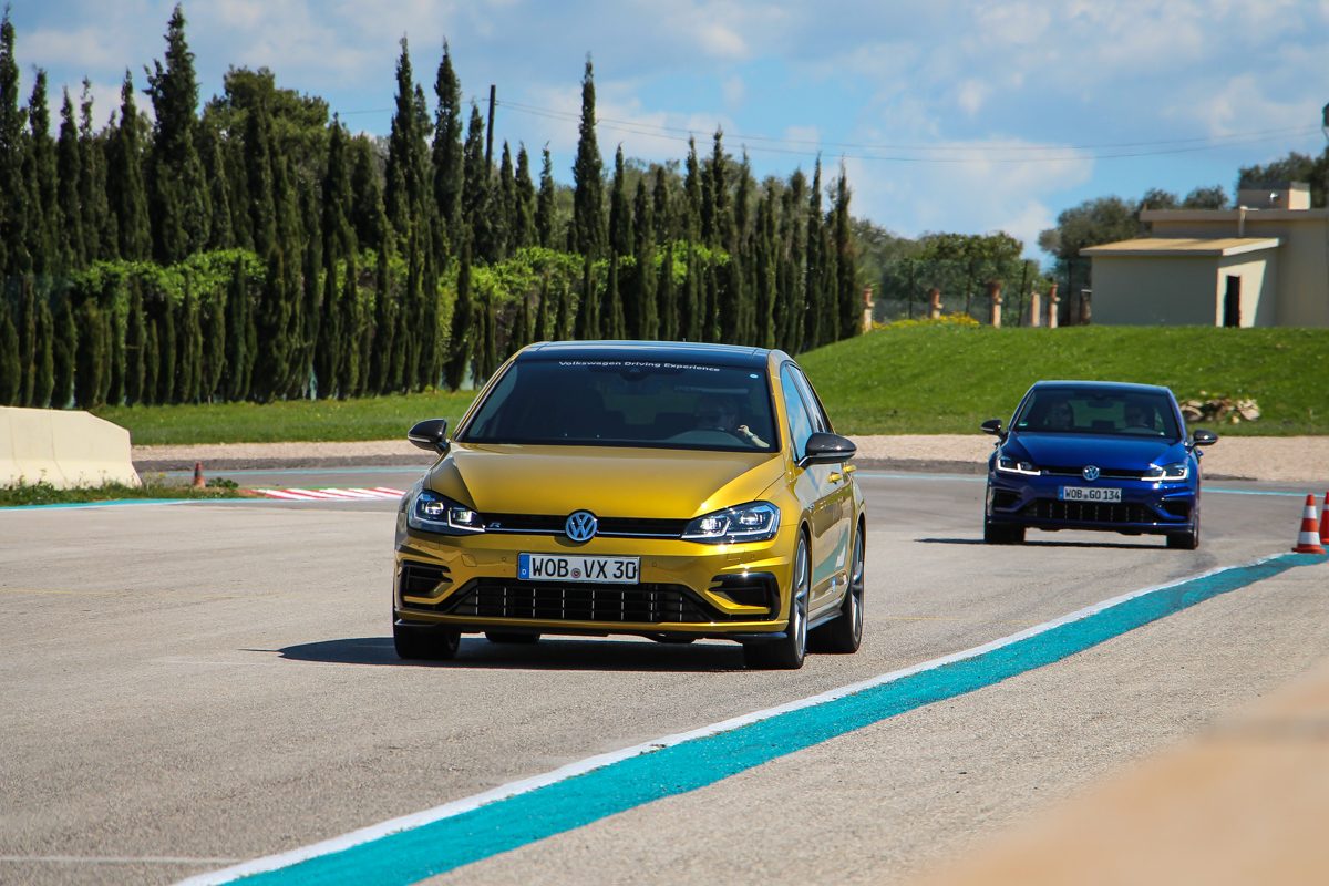 VOLKSWAGEN GOLF