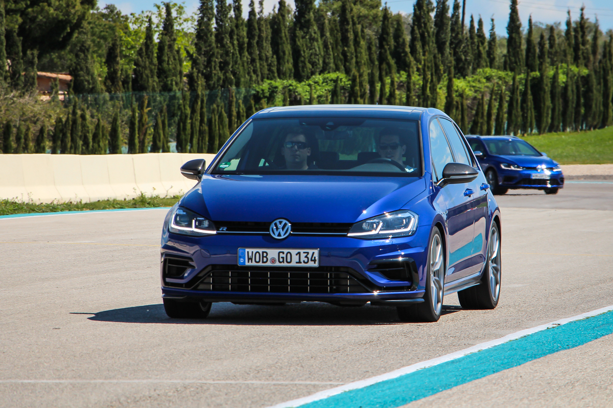 VOLKSWAGEN GOLF