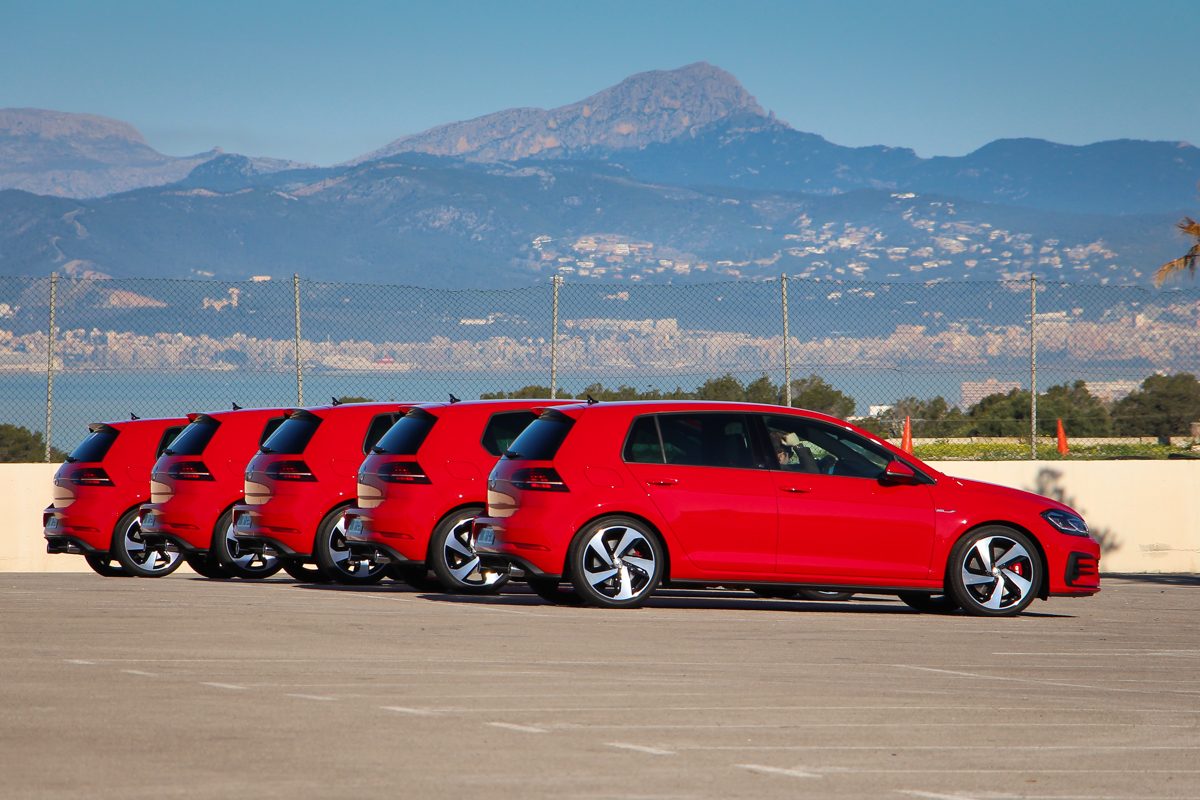 VOLKSWAGEN GOLF