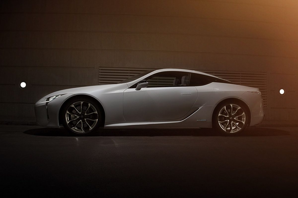 LEXUS