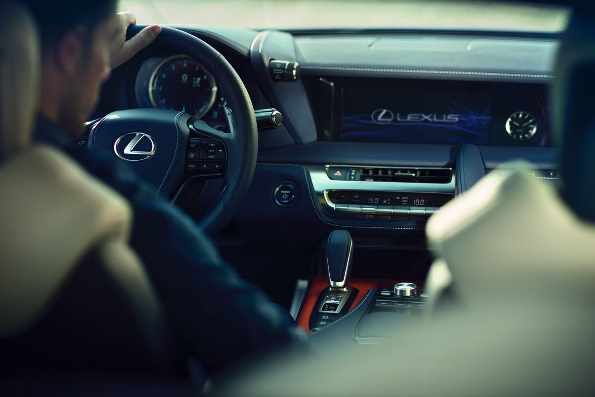 LEXUS