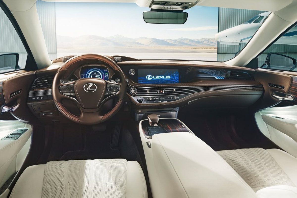 LEXUS
