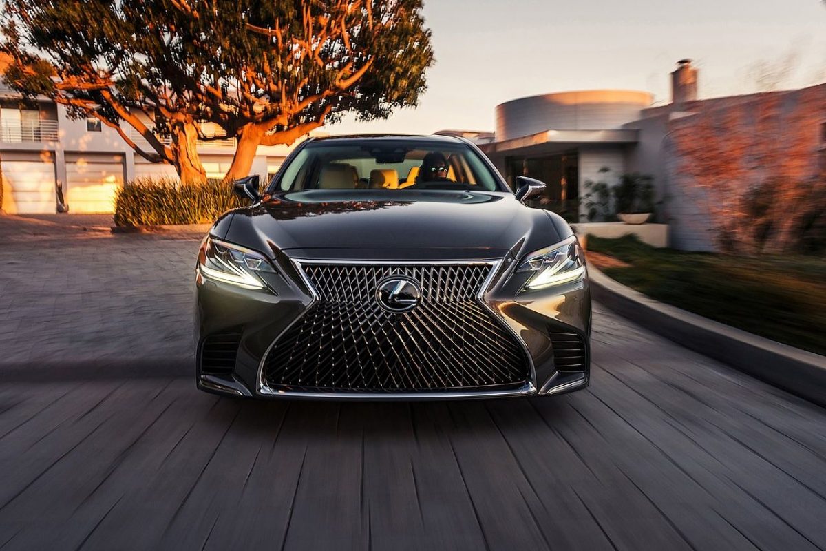 LEXUS
