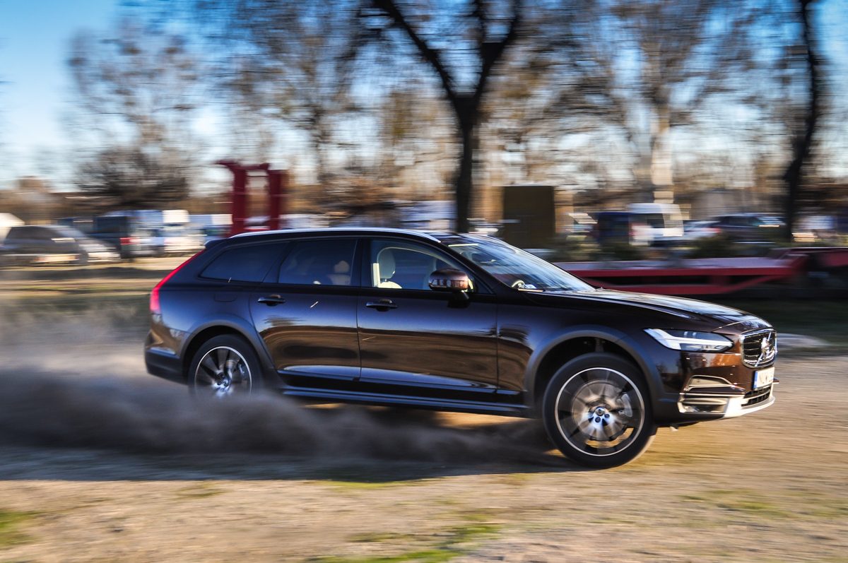 VOLVO V90