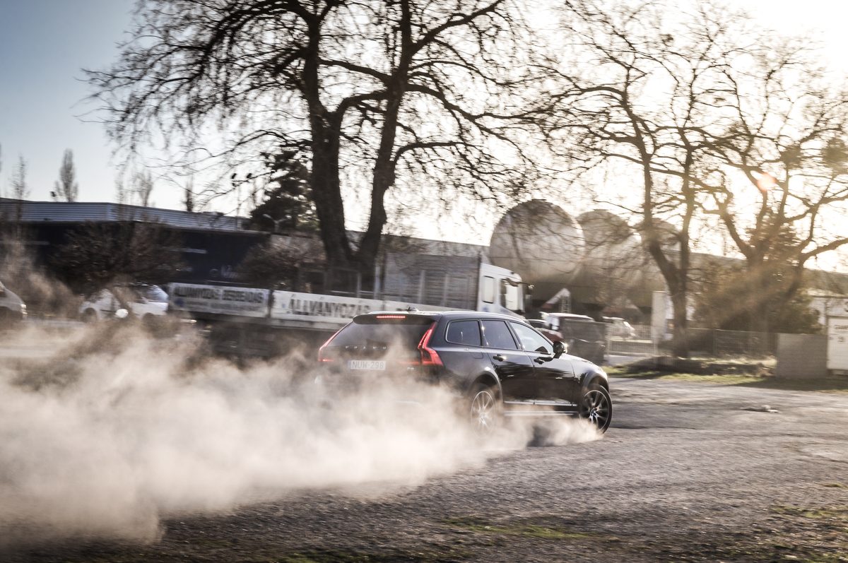 VOLVO V90