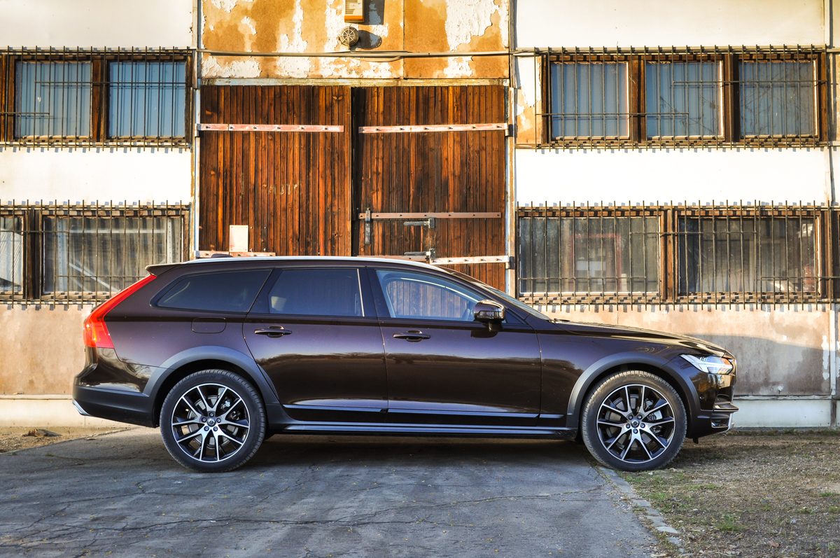VOLVO V90