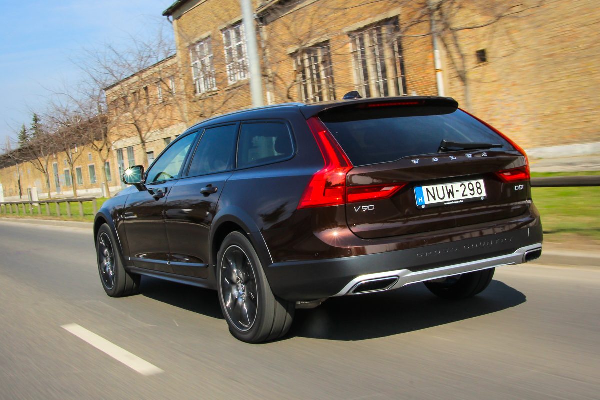 VOLVO V90