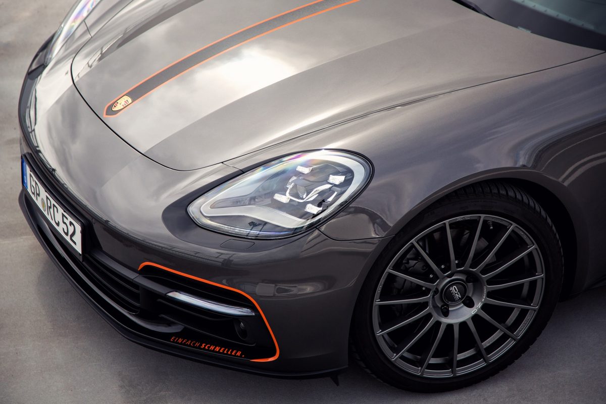 PORSCHE PANAMERA