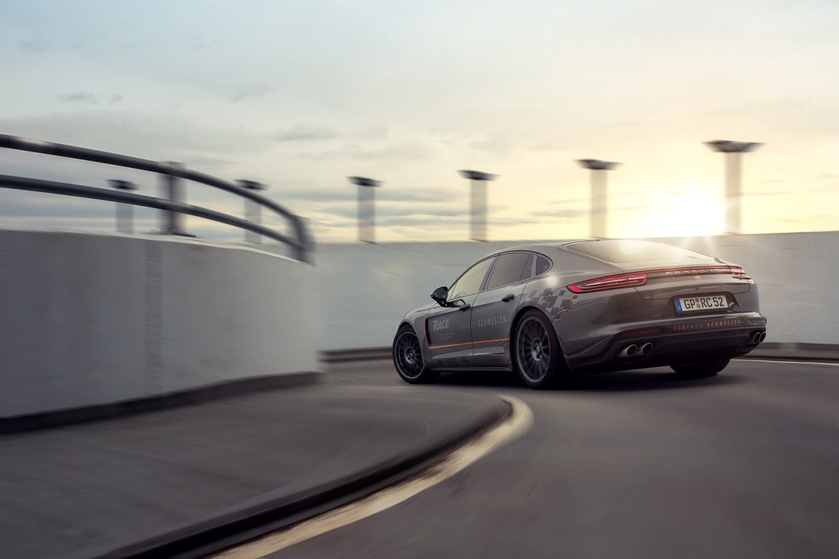 PORSCHE PANAMERA