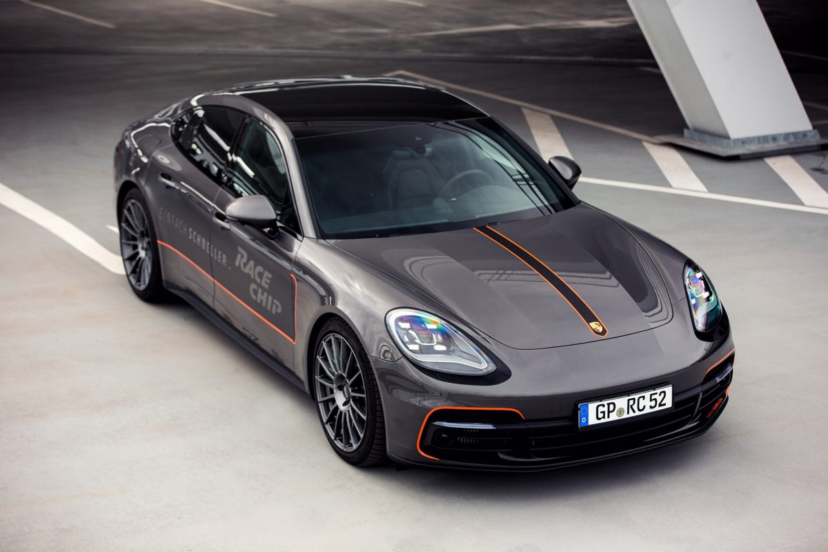 PORSCHE PANAMERA