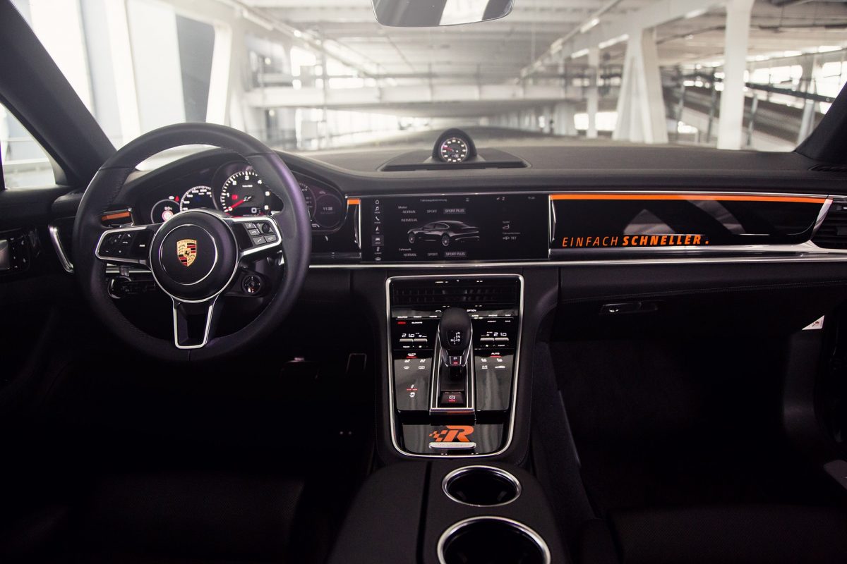 PORSCHE PANAMERA