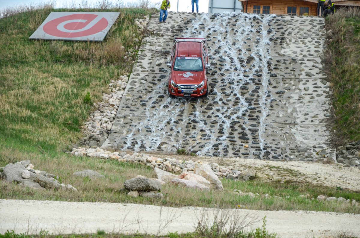 ISUZU D-MAX