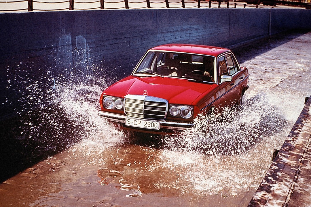MERCEDES-BENZ