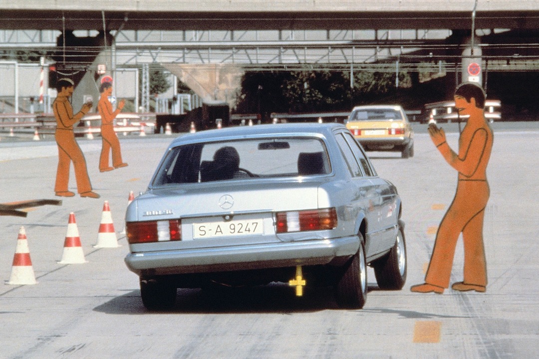 MERCEDES-BENZ