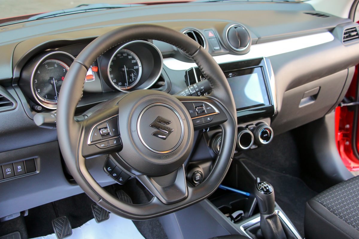 SUZUKI SWIFT