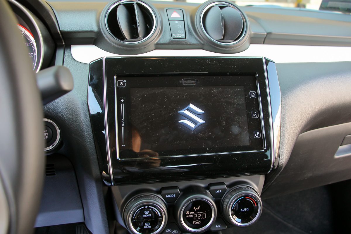 SUZUKI SWIFT