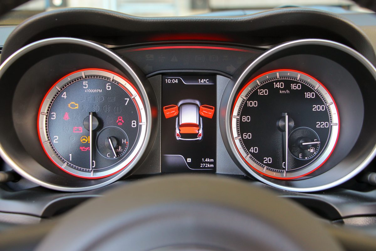 SUZUKI SWIFT