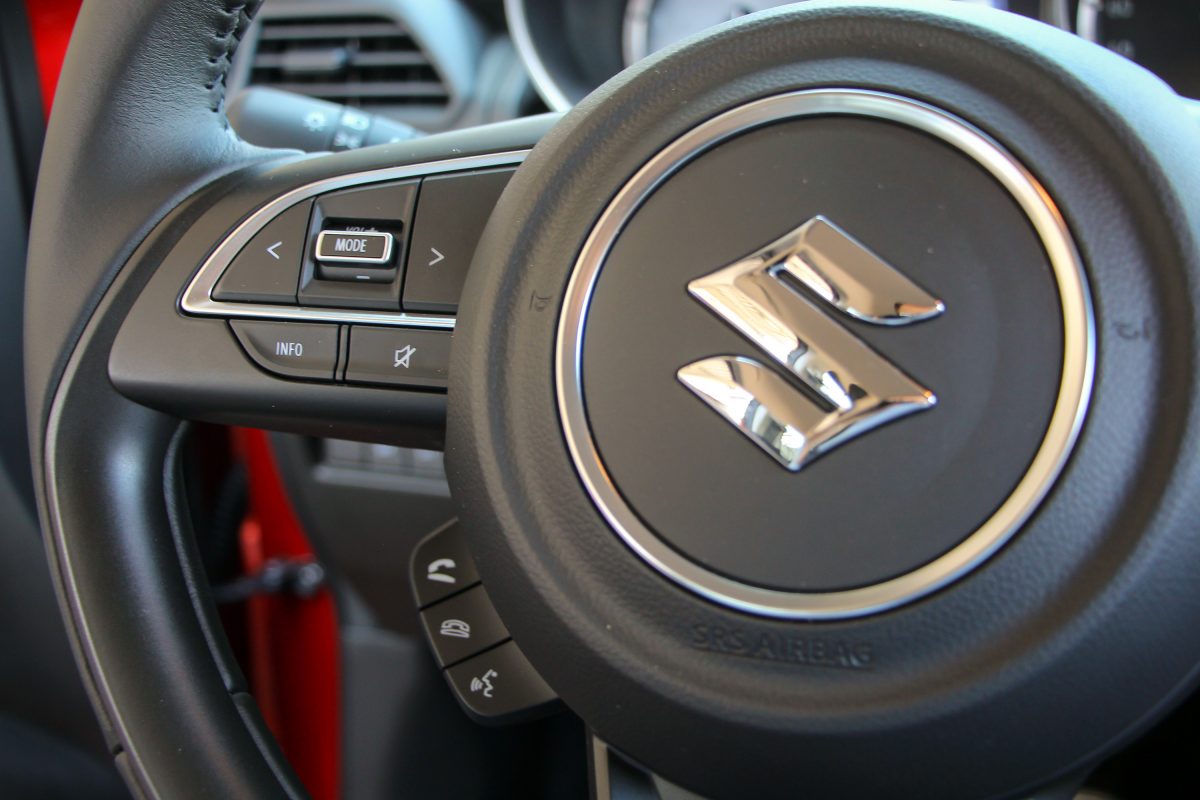 SUZUKI SWIFT