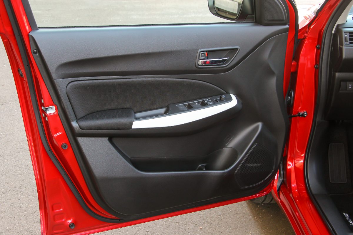 SUZUKI SWIFT