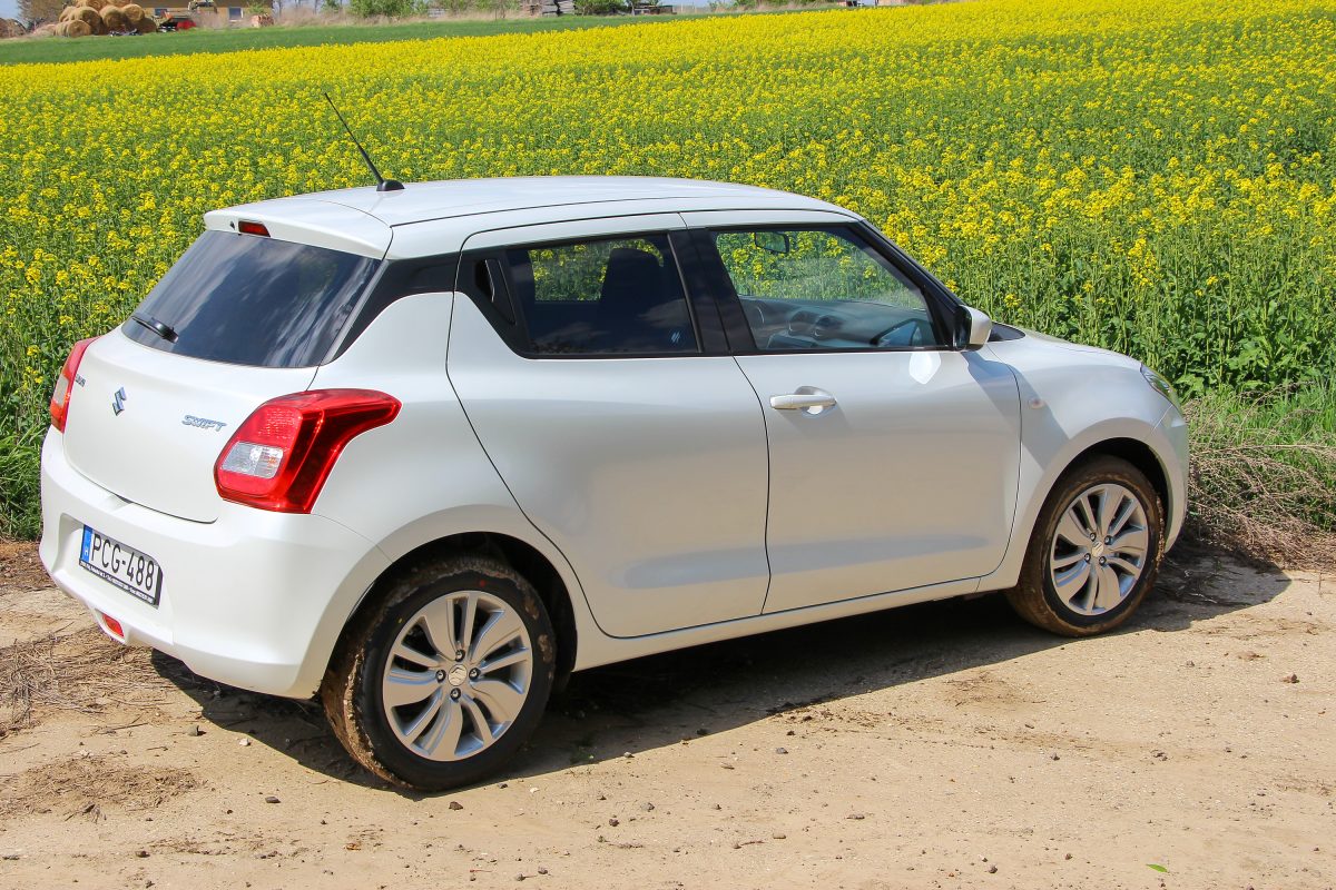 SUZUKI SWIFT