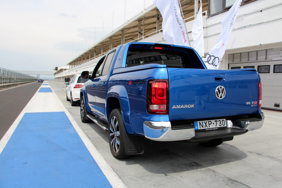 VOLKSWAGEN AMAROK