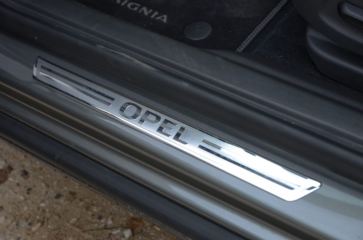 OPEL INSIGNIA