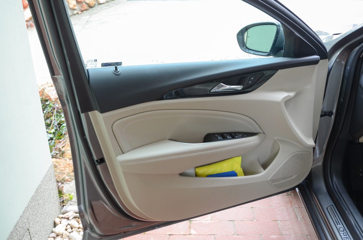OPEL INSIGNIA