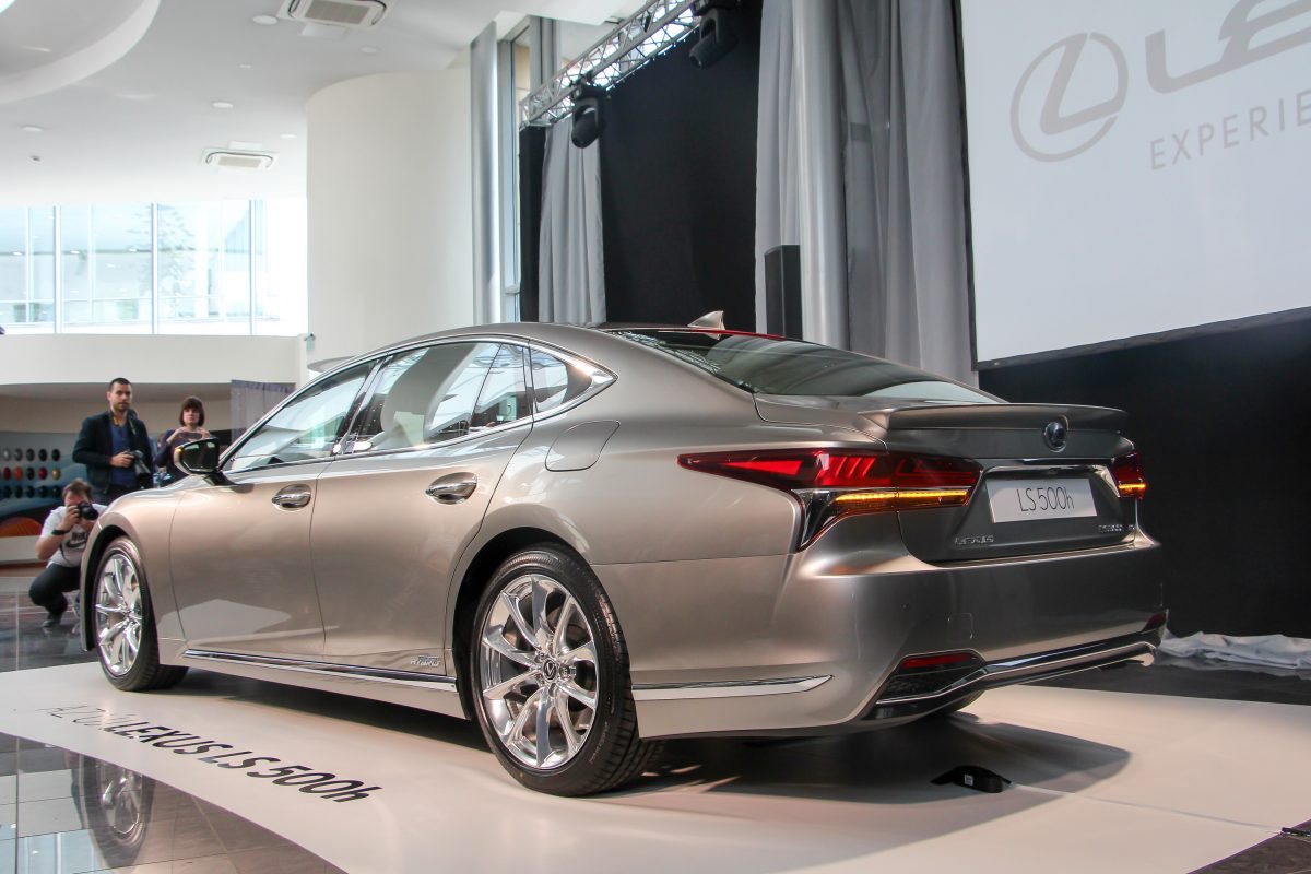 LEXUS LS