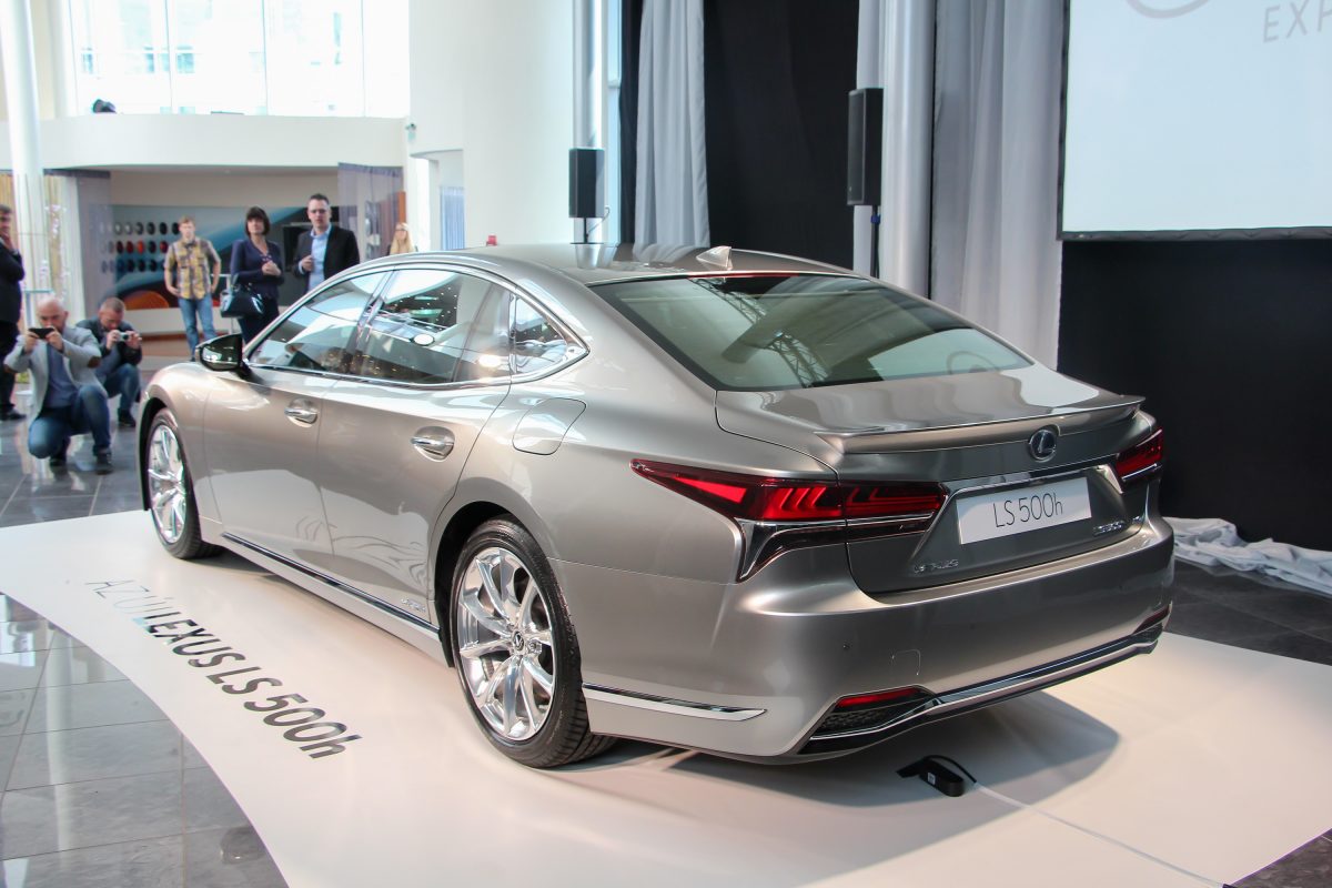 LEXUS LS