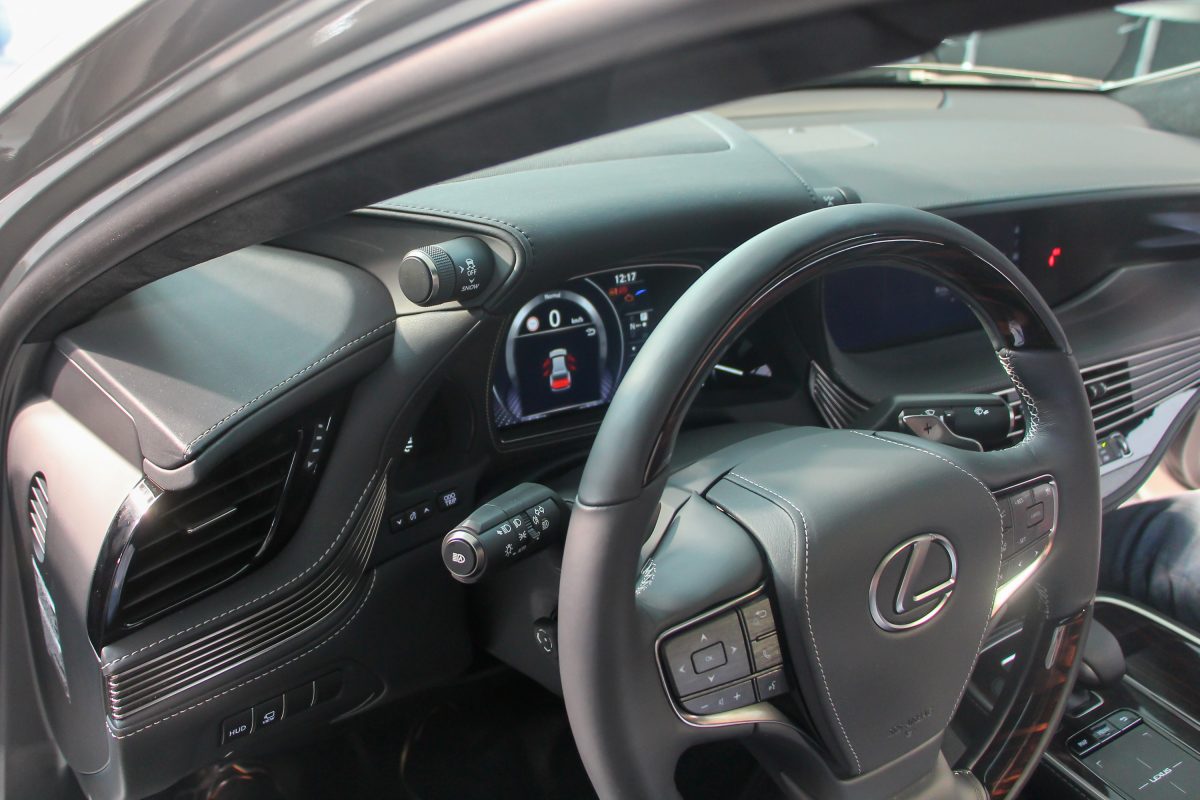 LEXUS LS