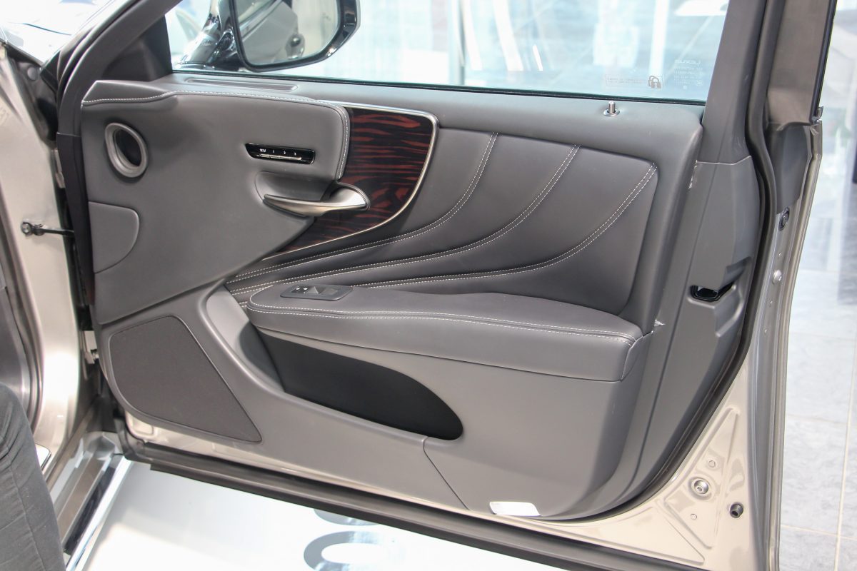 LEXUS LS