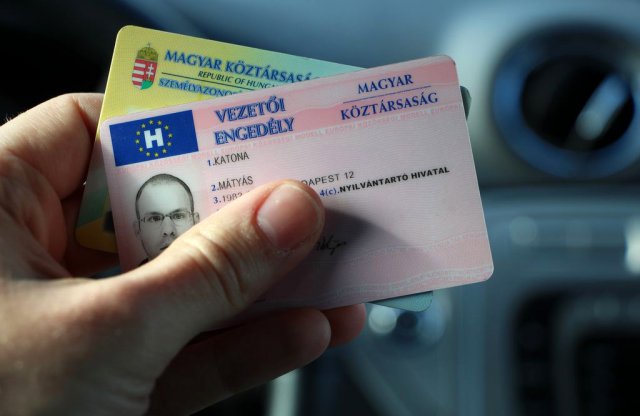 Azonos áron, de rövidebb időre kapjuk ez évtől a jogosítványt