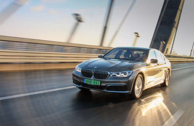 Lehengerlő - BMW 740e