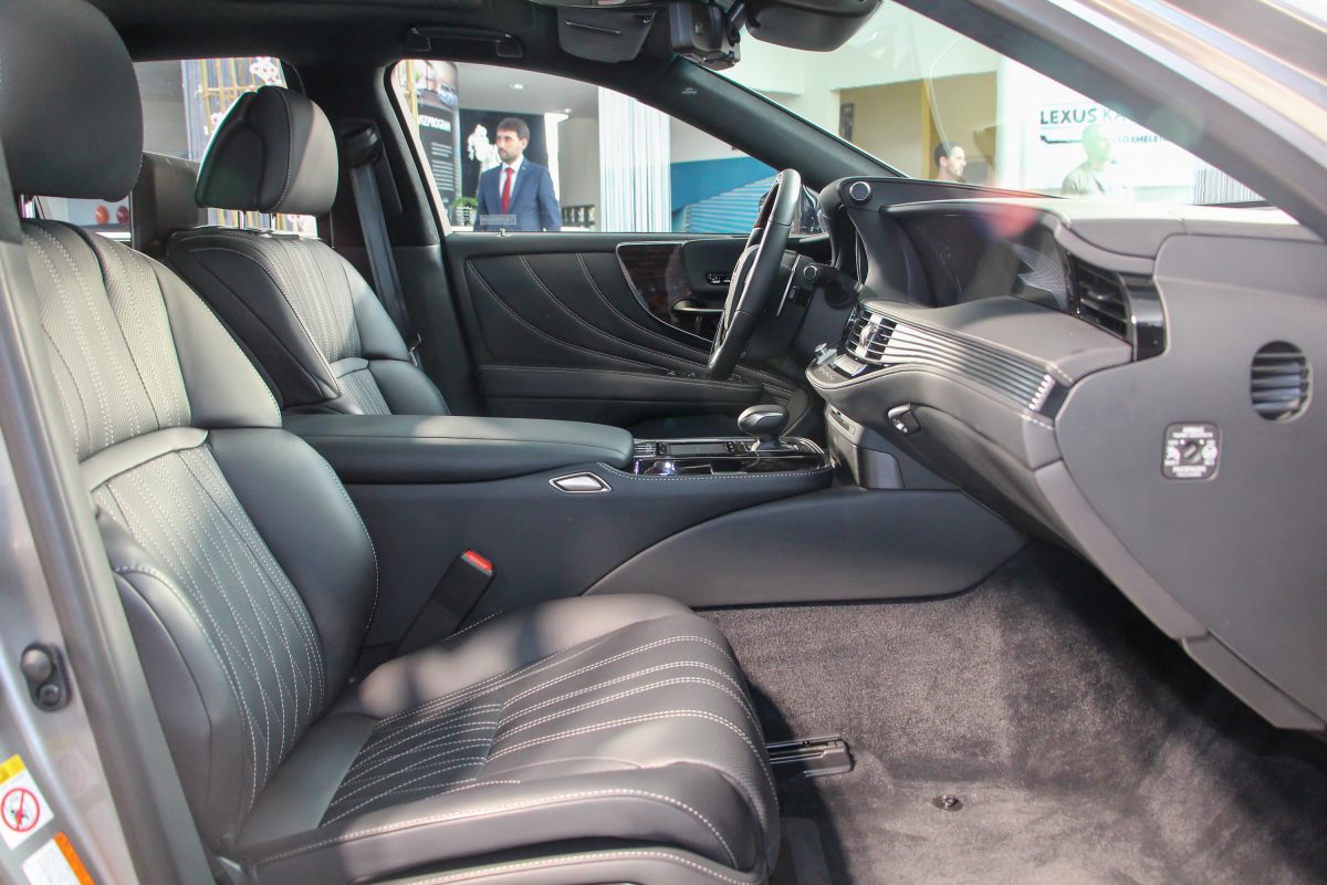 LEXUS LS