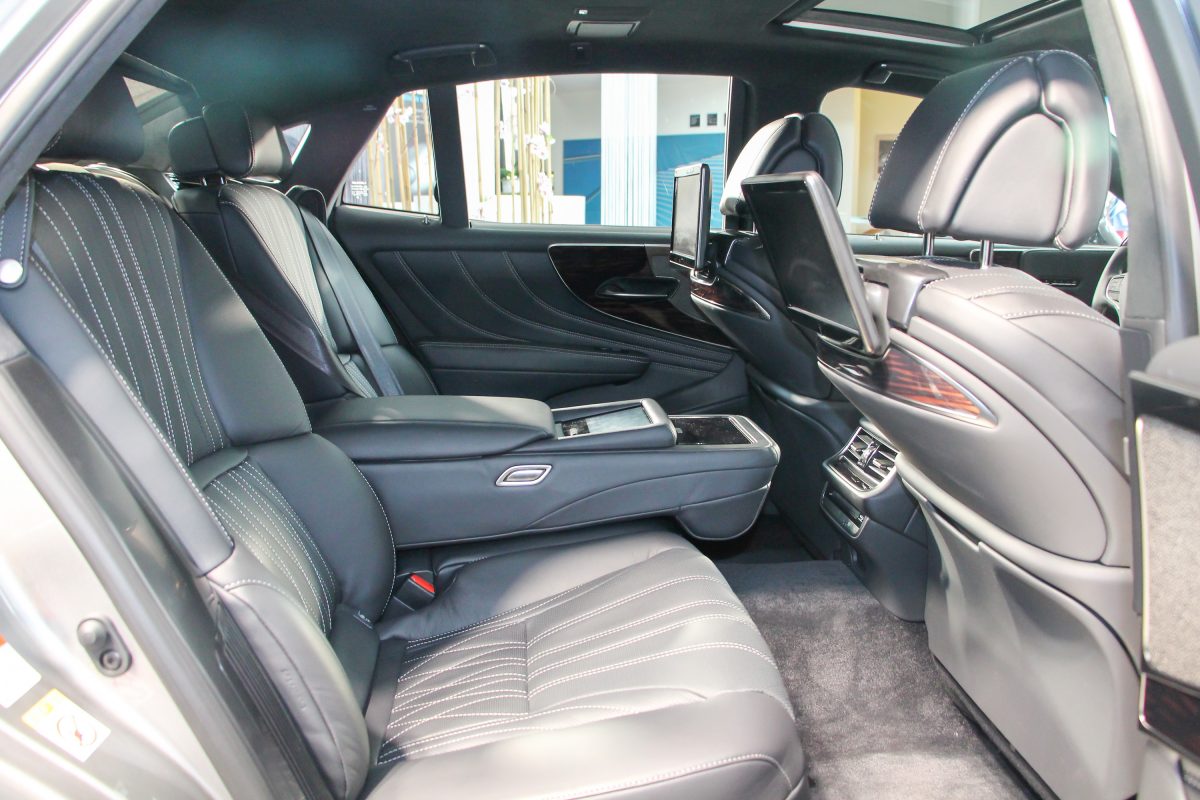 LEXUS LS
