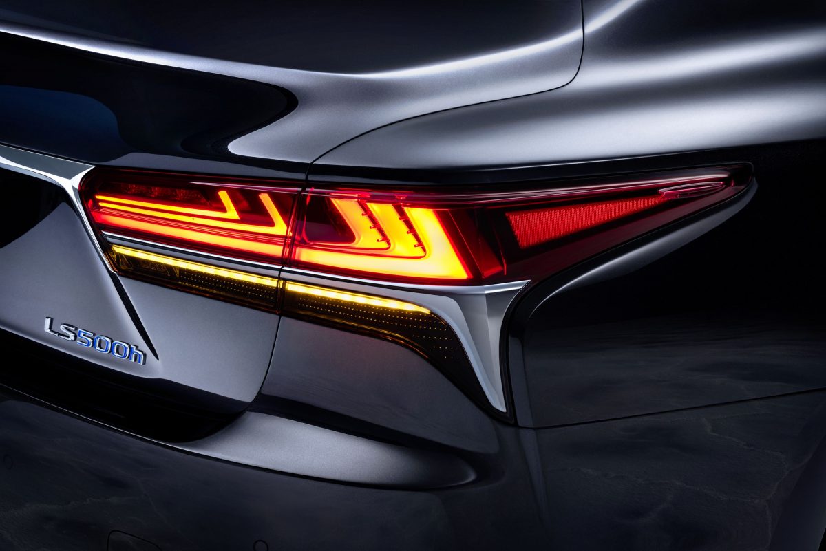 LEXUS LS