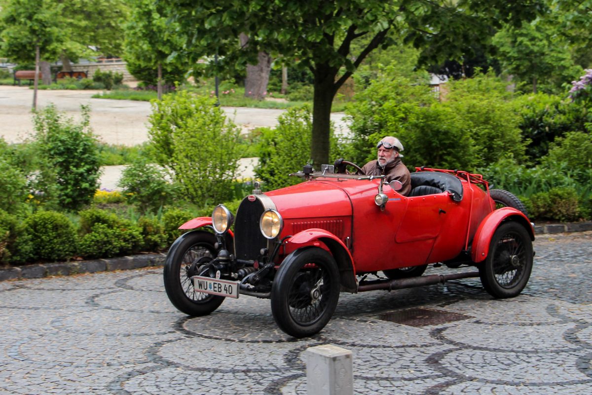 BUGATTI