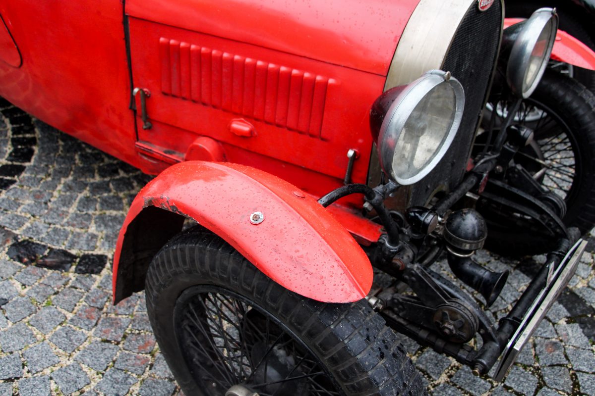 BUGATTI