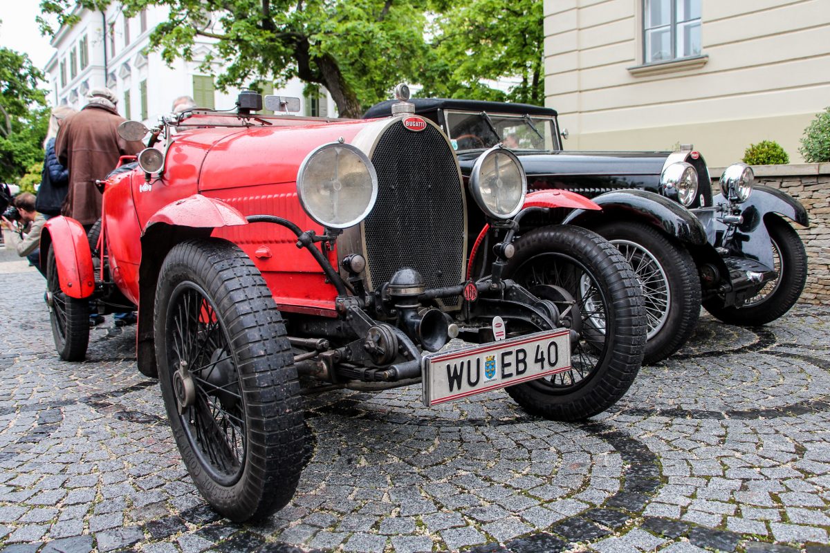 BUGATTI
